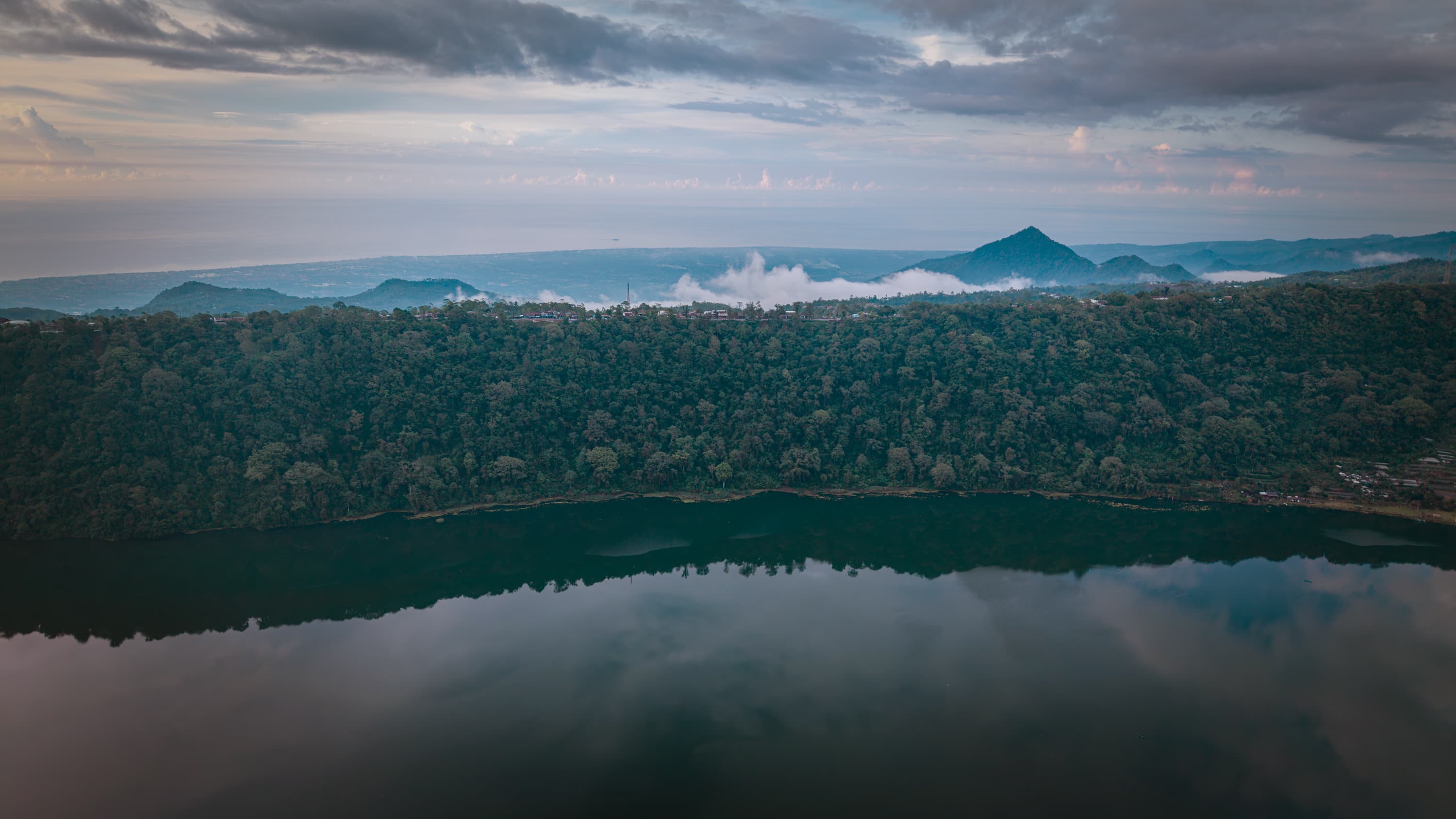 Buyan Lakeside Villas highland setting