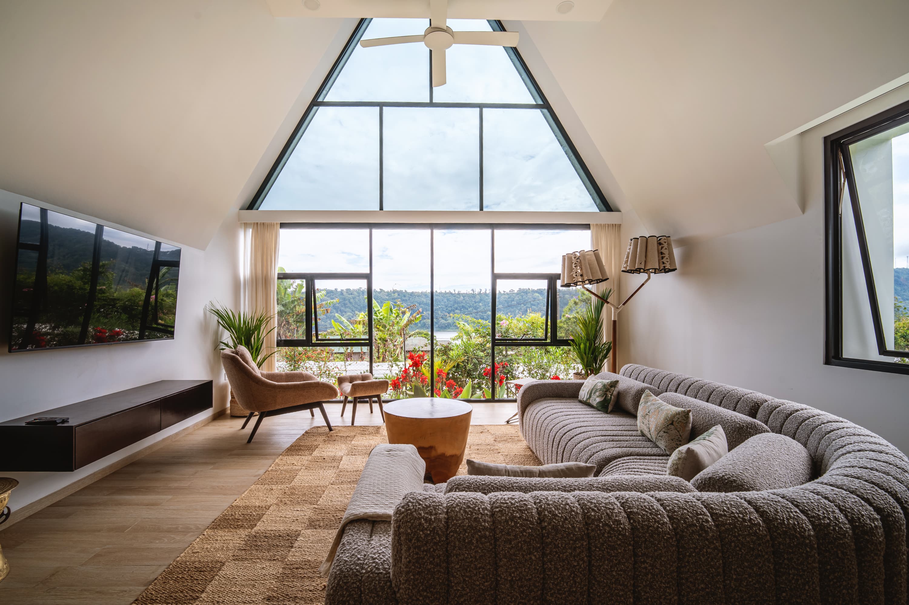 Toraja Villa — two-bedroom retreat on Lake Buyan
